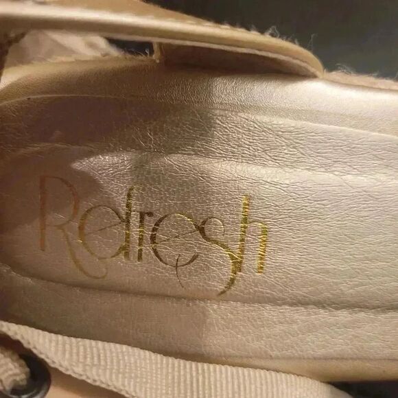 REFRESH Women's Sandra Gold Faux Leather Lace Up Espadrille 3" Wedge Sandals EUC - Picture 10 of 11